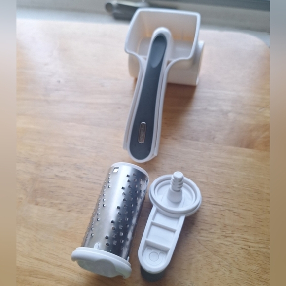 GoodCook Mandoline and Zyliss Cheese Grater - Picture 15 of 16